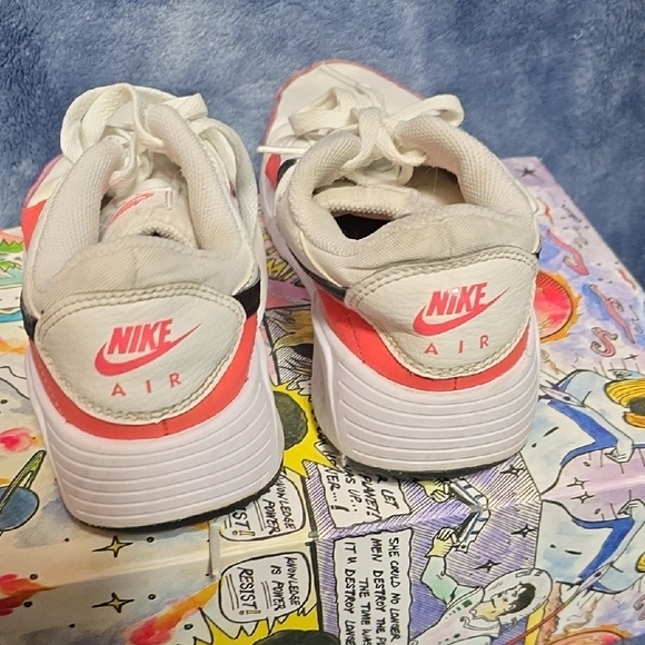 Nike White and Coral Sneakers with Black Swoosh - Picture 5 of 5